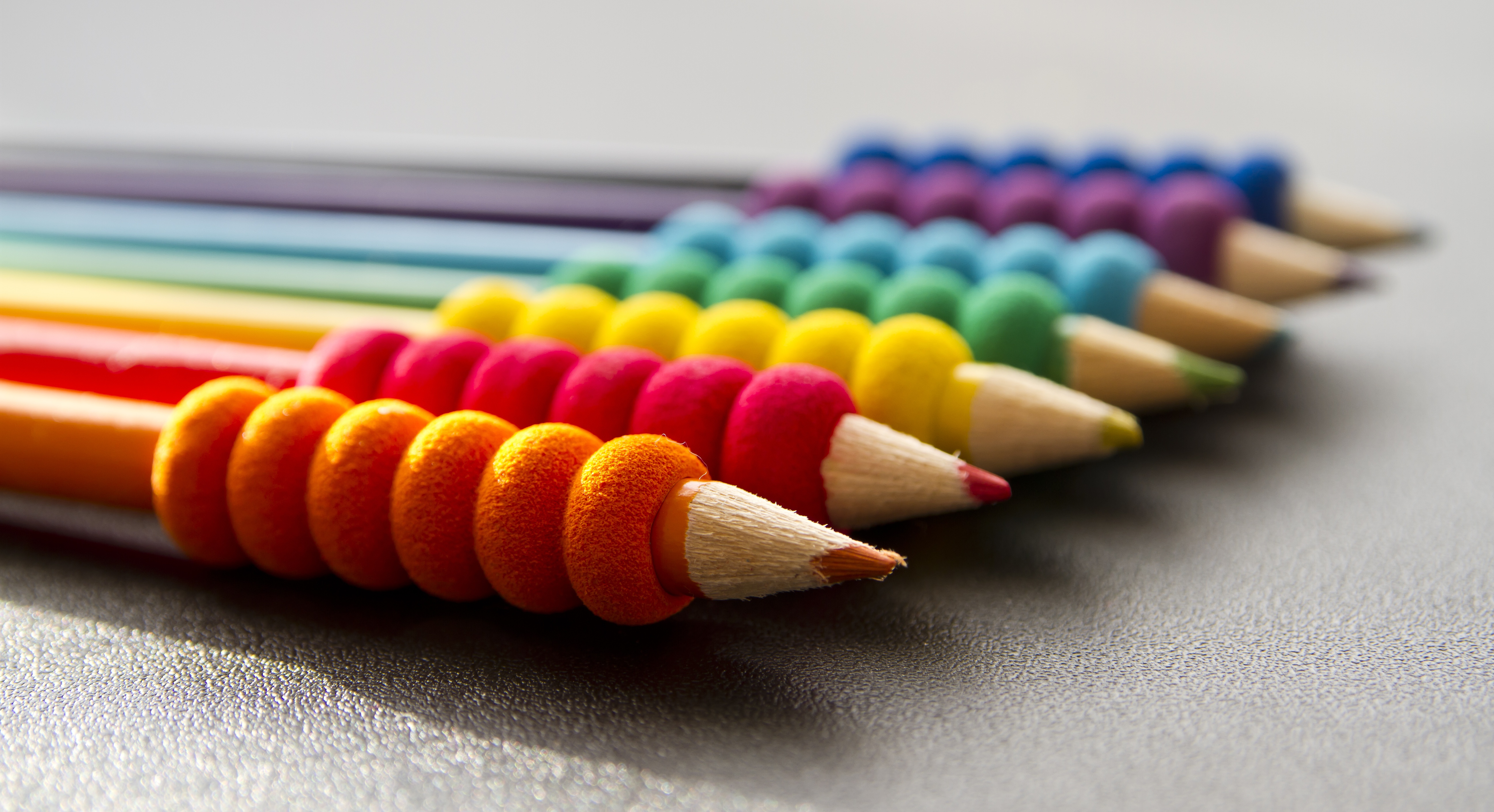 والپیپر شگفت انگیز و دیدنی از مداد رنگی های قشنگ 