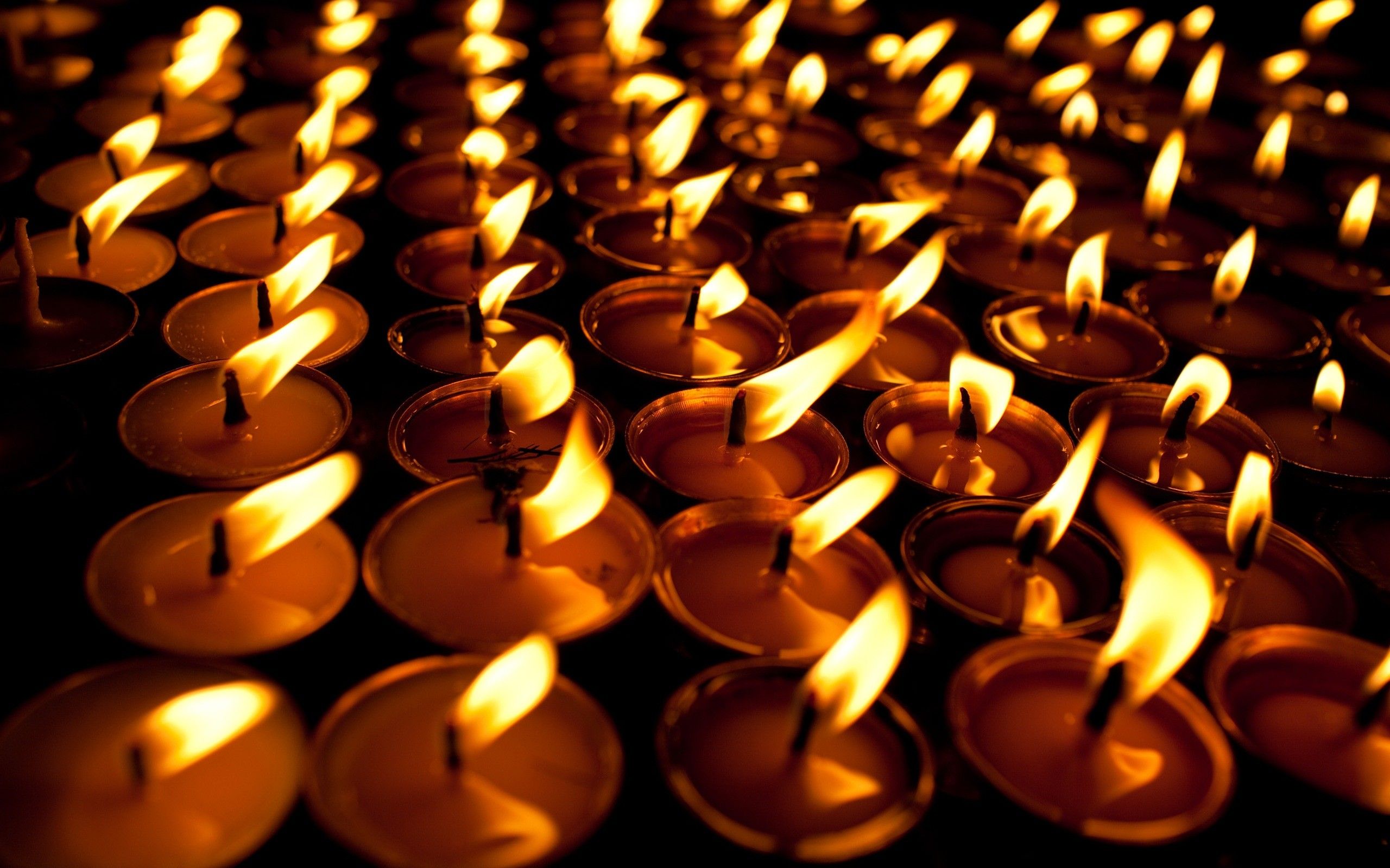 دانلود رایگان عکس تعداد زیادی شمع روشن تسلیت فول اچ دی  