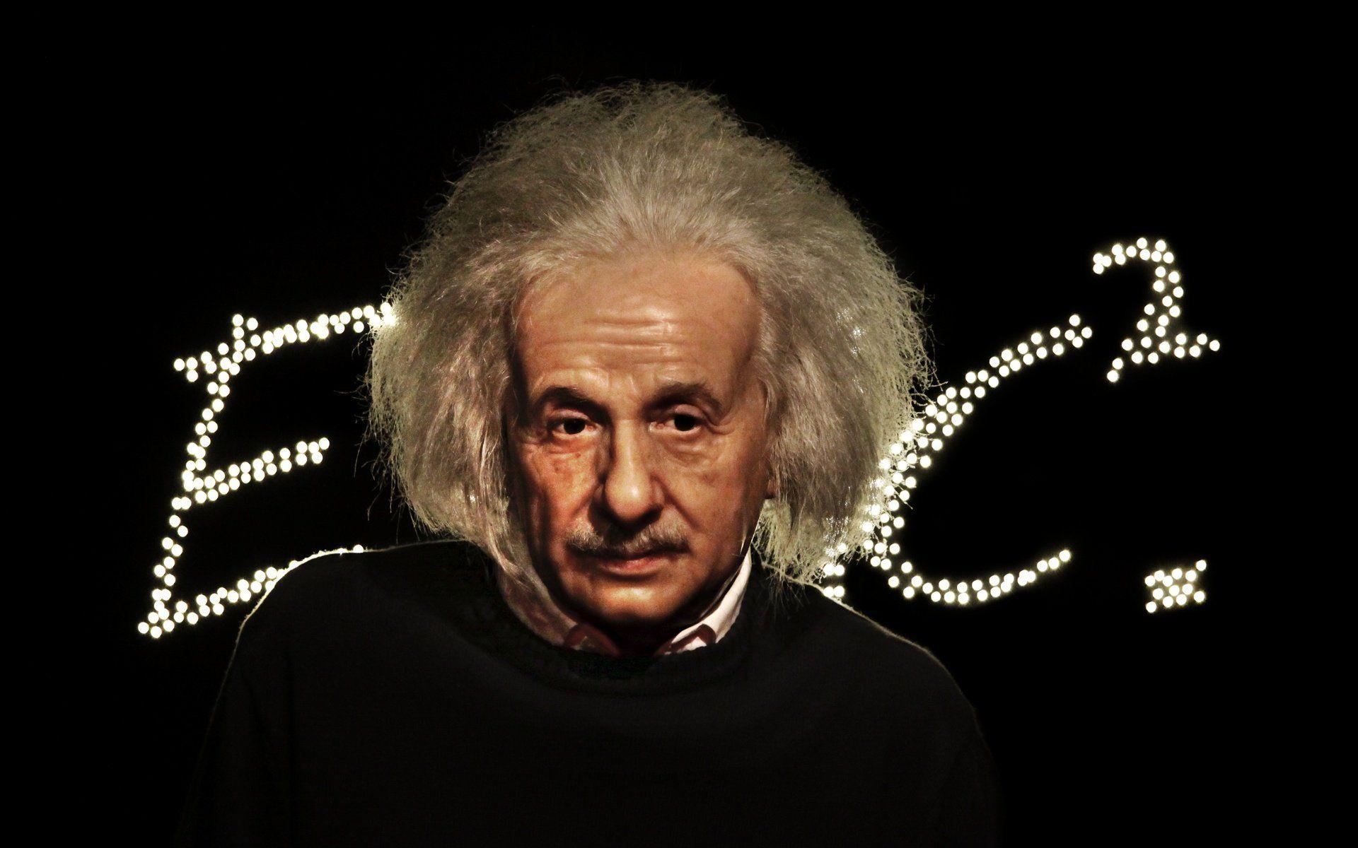 والیپیر جذاب و دیدنی از نظریه پرداز هم ارزی جرم البرت انیشتین