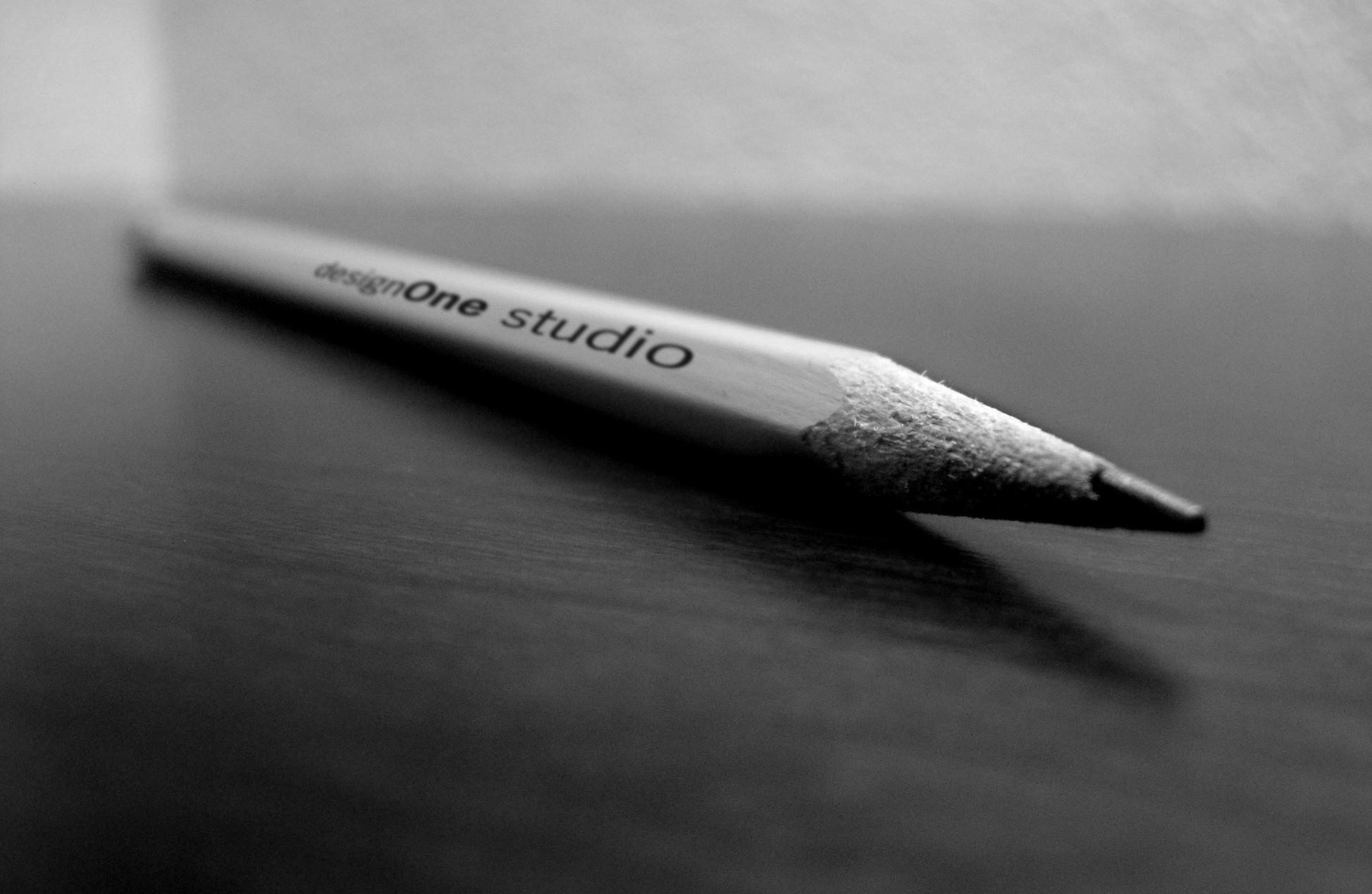 والپیپر زیبا از مداد سیاه با مارک عالی مخصوص نقاشی سیاه قلم 