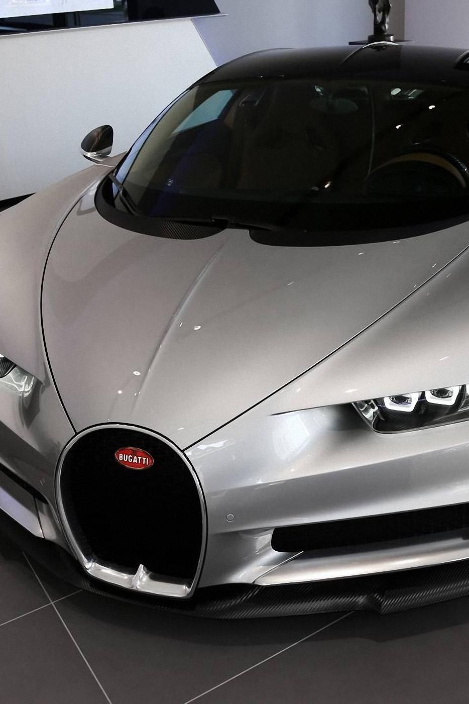 تصویر زمینه جدید ماشین بوگاتی یا Bugatti به رنگ نقره ای شاین