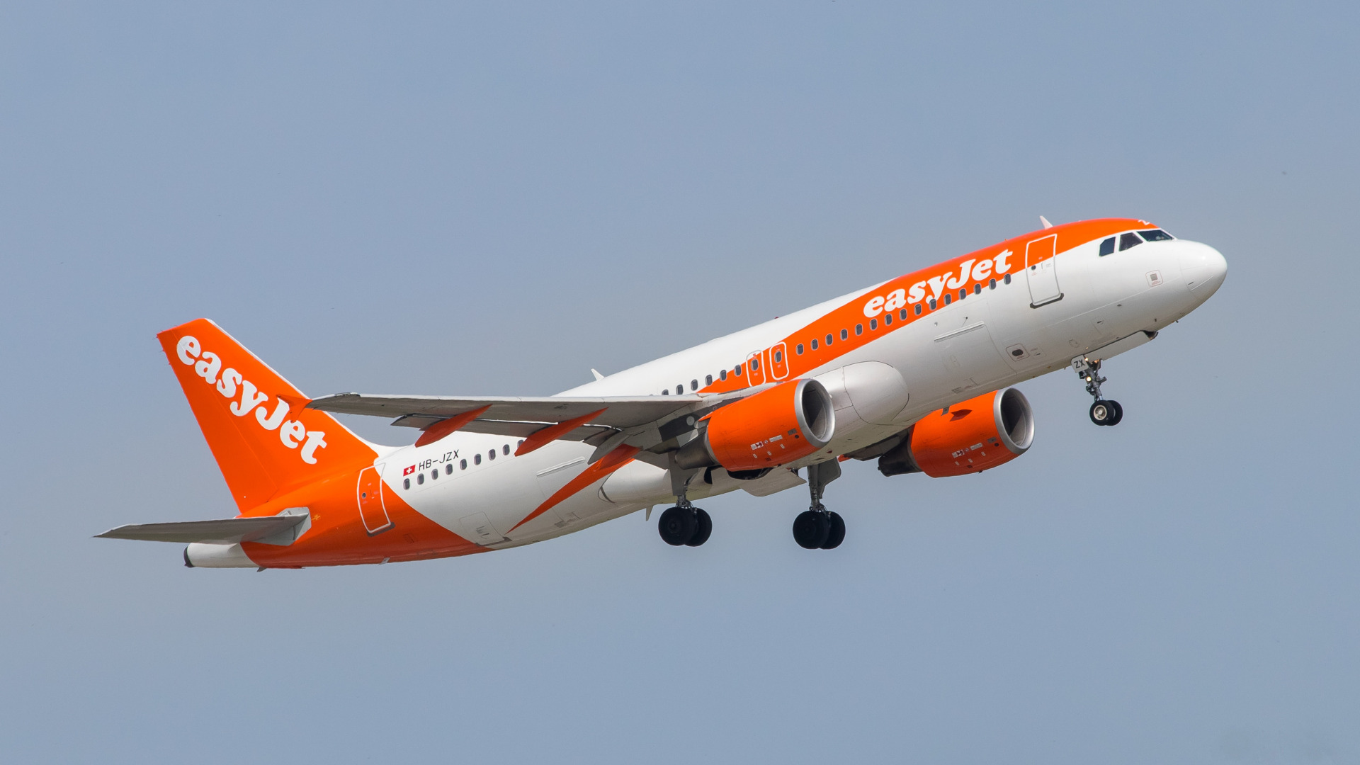 بکگراند فوق العاده زیبا و منحصر به فرد از هواپیما نارنجی 