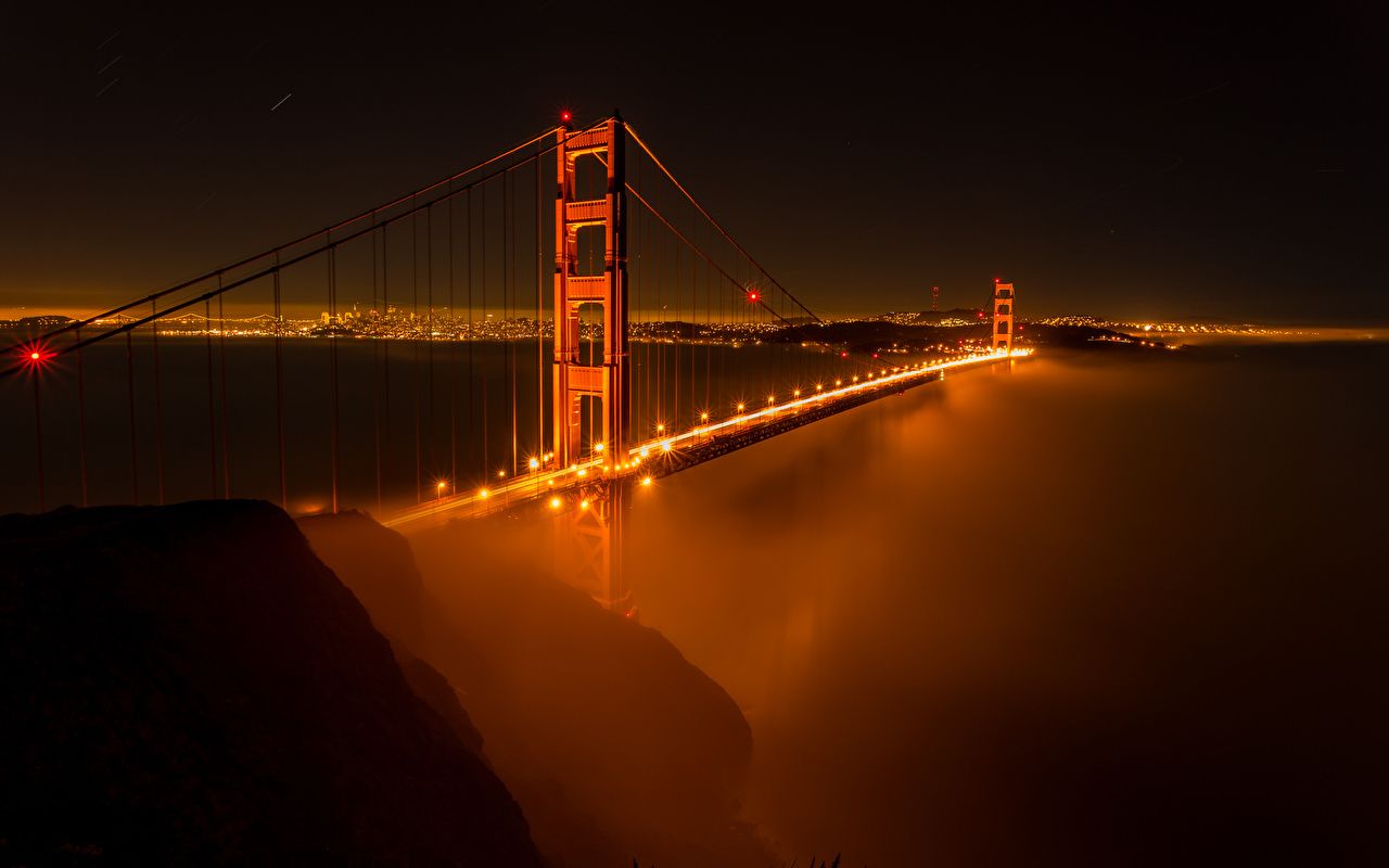 تصویر پل گلدن گیت در ایالت کالیفرنیا آمریکا در شب 