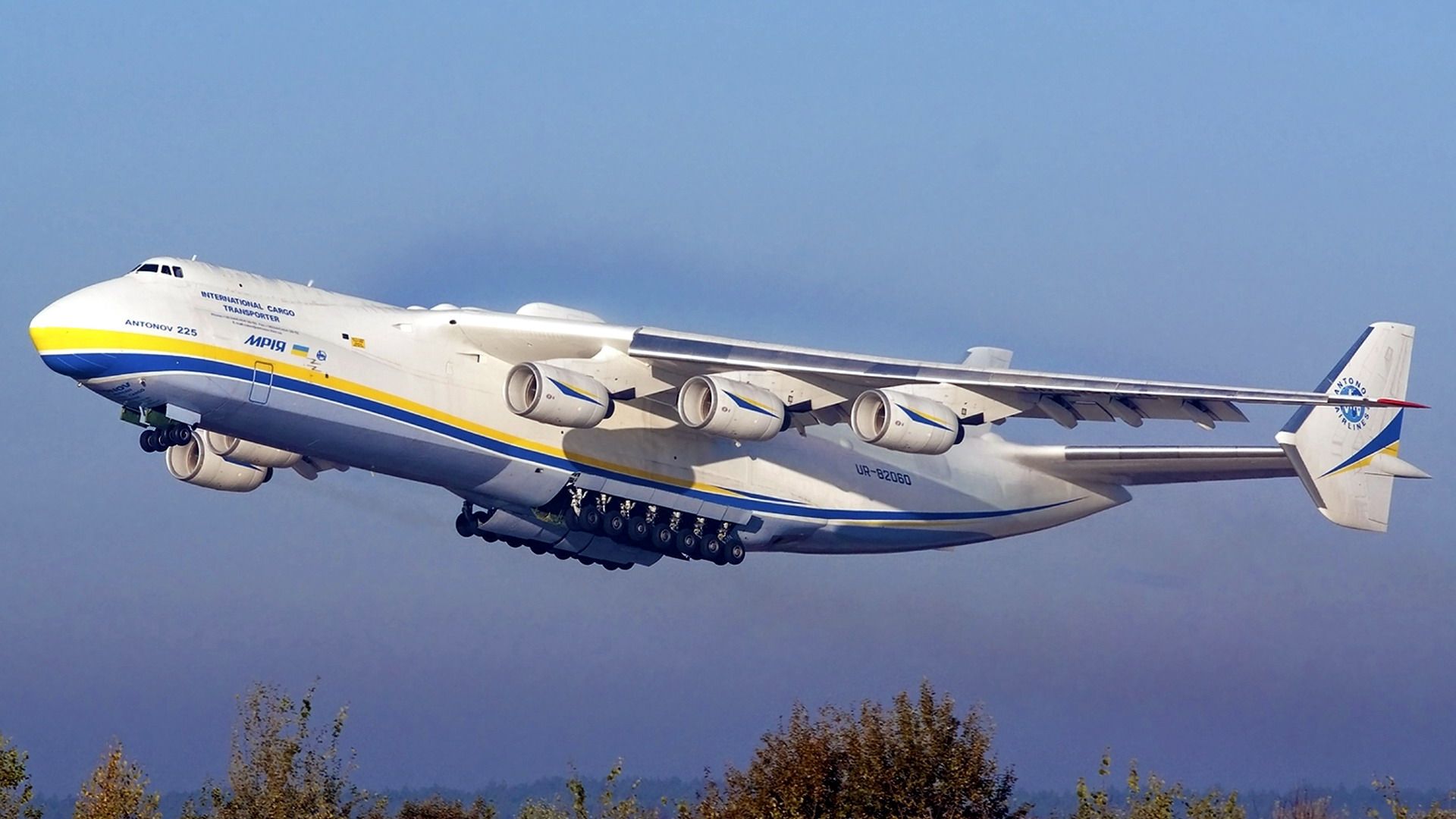 بزرگترین هواگرد باری اوکراینی به نام آنتونوف در آسمان