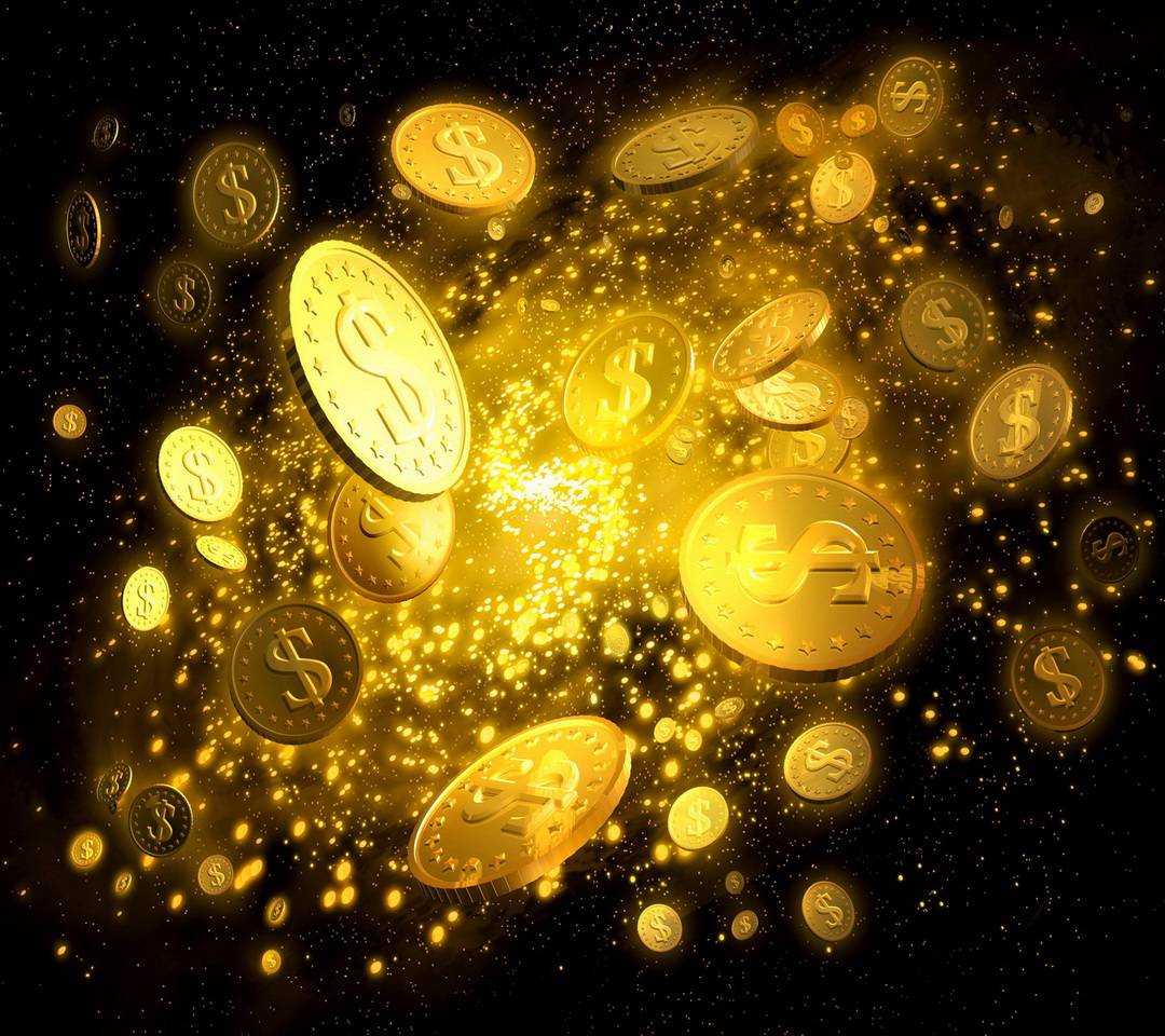 عکس زمینه سکه طلایی معلق در هوا با بک گراند سیاه 