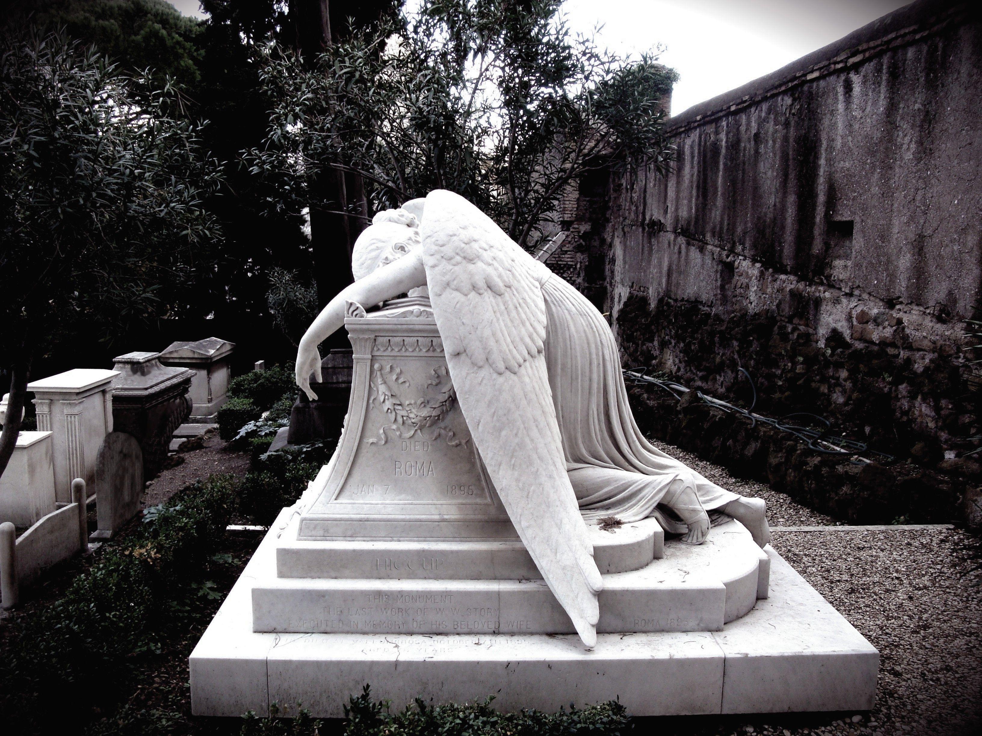 تصویر استوک رایگان و فول اچ دی مجسمه فرشته بال دار مهربان 