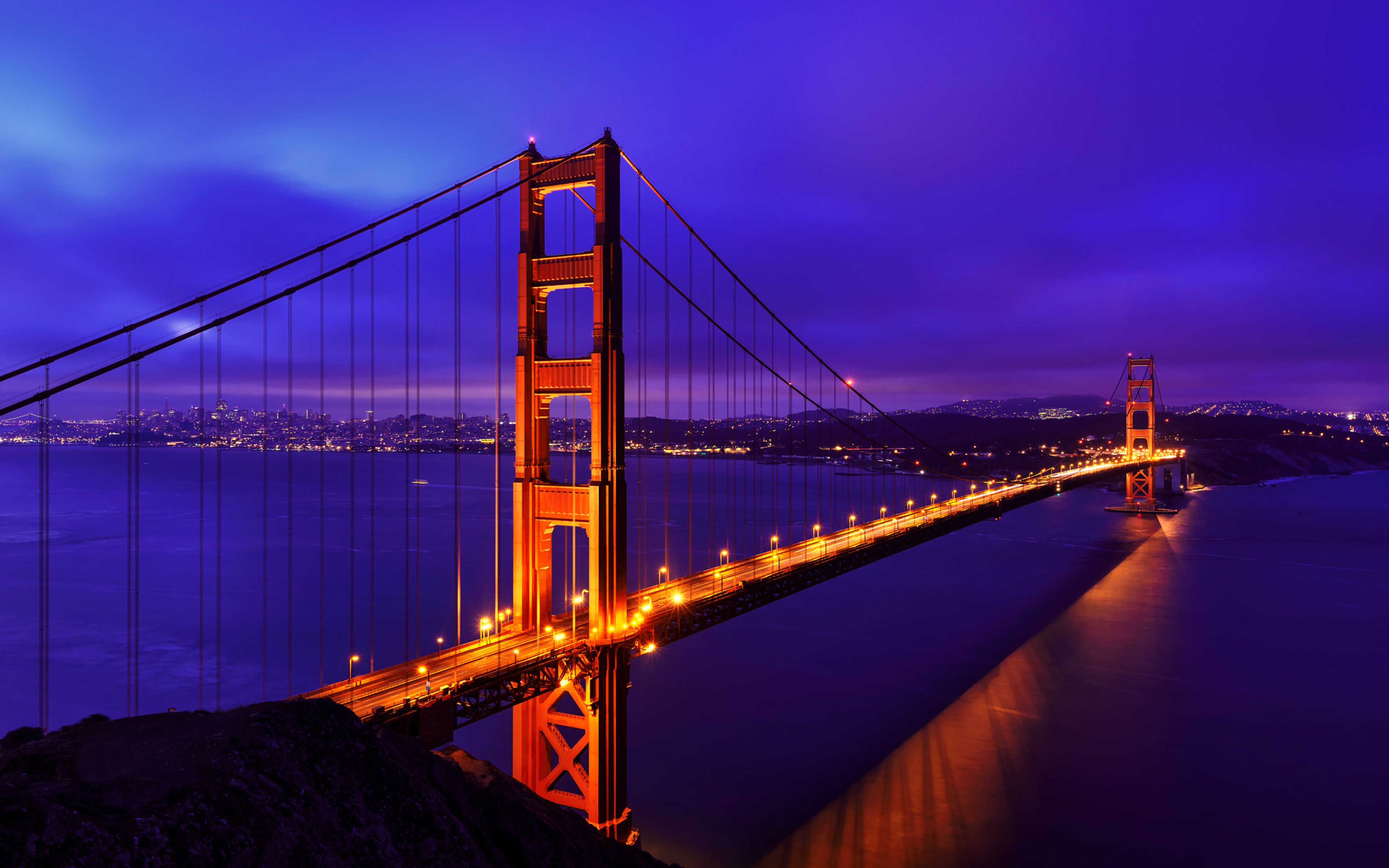 دانلود بکگراند بنفش از پل گلدن گیت آمریکا Golden Gate Bridge 