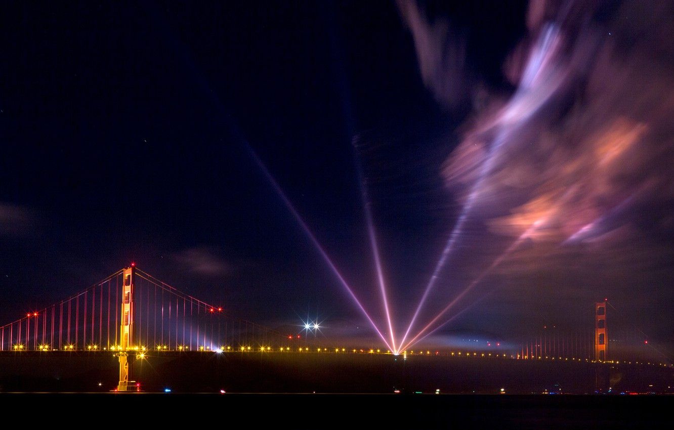 عکس استوک پل گلدن گیت Golden Gate در شب نماد آمریکای مدرن 