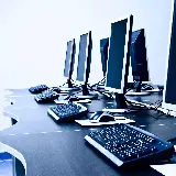 چاپ قاب موبایل و گوشی عکس استوک کامپیوتر با قدرت و قابلیت های پردازشی قابل توجه
