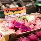 چاپ قاب موبایل و گوشی عکس میوه اژدها یا Dragon Fruit در بازار تره بار کشور های استوایی