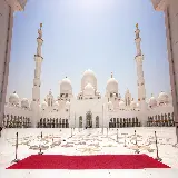 چاپ قاب موبایل و گوشی عکس فوق العاده زیبا از مسجد بسیار بزرگ با فرش قرمز 