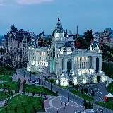 چاپ قاب موبایل و گوشی تصویر ساختمان سفید فوق العاده باشکوه یک کلیسا با گنبد های آبی