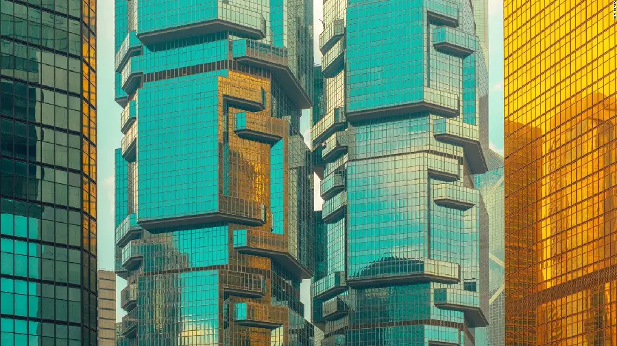 عکس چشم انداز از نمای معماری مدرن از شیشه های رنگی