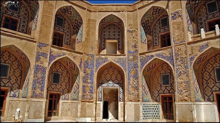 عکس از مکان تاریخی سبک معماری ایرانی بنام مدرسه غیاثیه خرگرد
