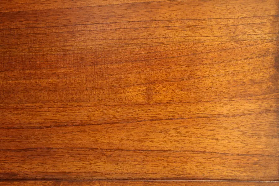 بافت و تکسچر جنس نرم چوب توسکا و کاربرد در انواع دکوراسیون‌های چوبی و معرق‌کاری و منبت‌کاری 