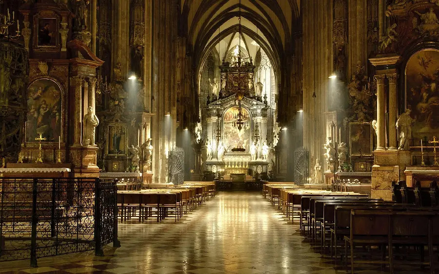 عکس کلیسای جامع گوتیک مجلل و زیبا برای علاقمندان به معماری مذهبی