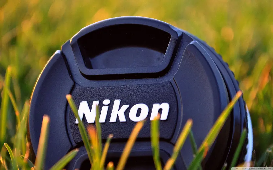 عکس از دوربین نیکون Nikon برای تبلیغ در چمنزار