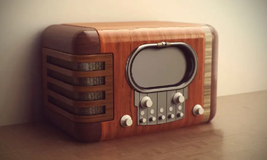 رادیو قدیمی با طراحی چوبی شیک و منحصر به فرد
