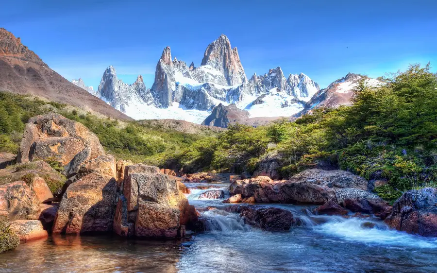 تصویر منحصر به فرد از  طبیعت کوه فیتز روی واقع در آمریکای جنوبی