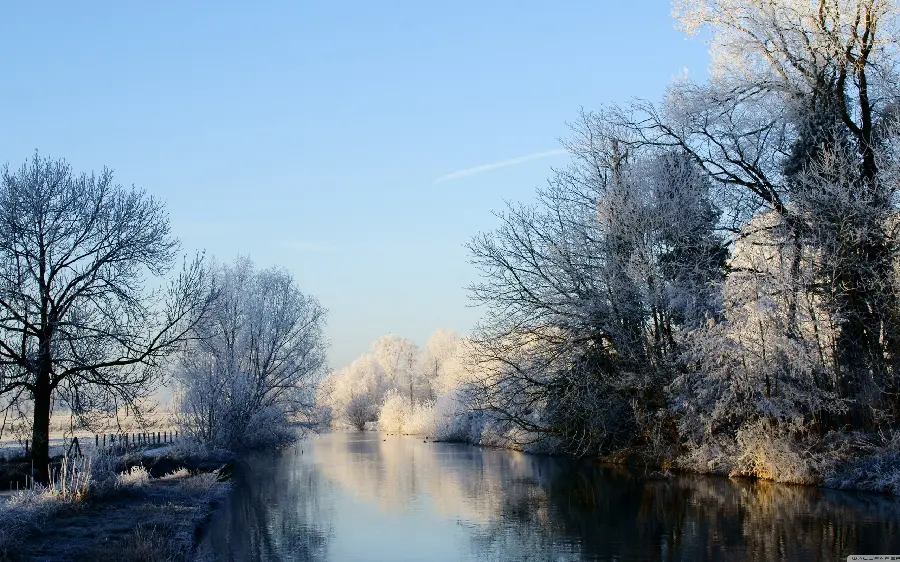 دانلود رایگان عکس استوک‌ طبیعت زمستانه برای چاپ تابلو 