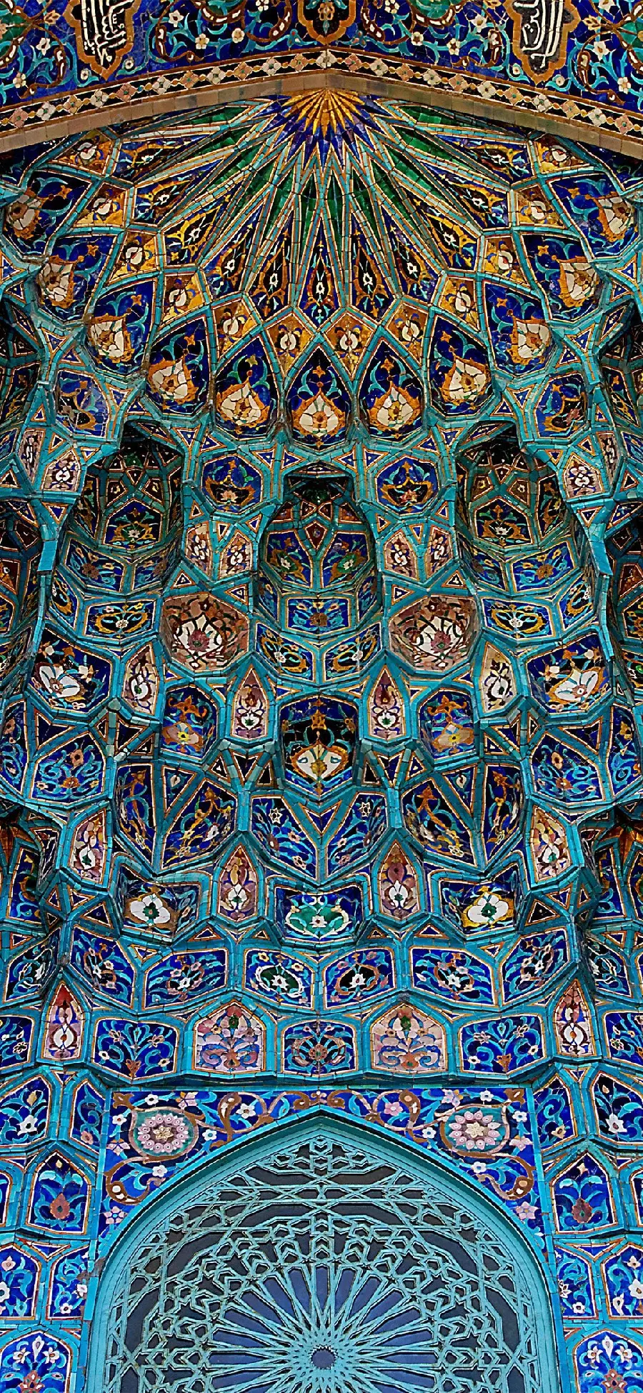 والپیپر از معماری اسلامی با طراحی هندسی و تزئینات مذهبی