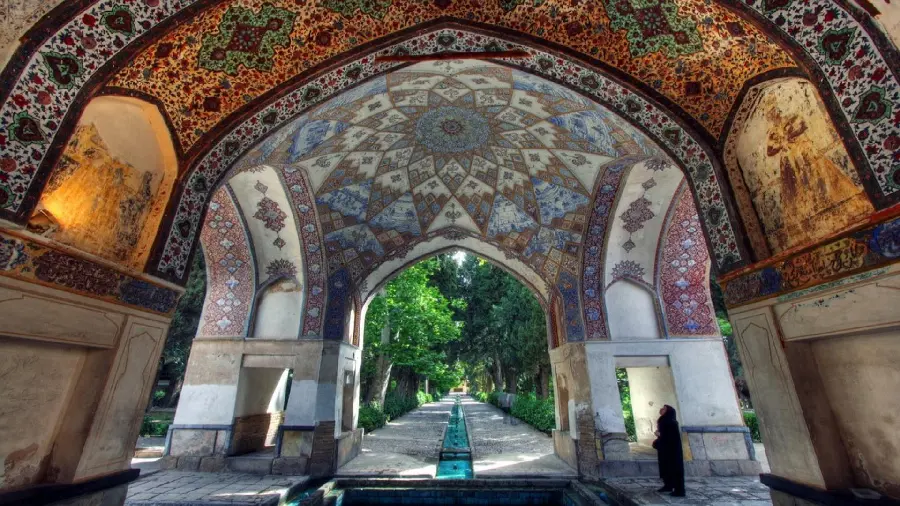 تصویر قشنگ باغ فین از معماری ایرانی ثبت شده در میراث جهانی یونسکو