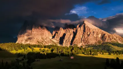 تصویر زمینه منظره بسیار زیبا و شگفت انگیز کوهستان با رزولوشن و وضوح بالا