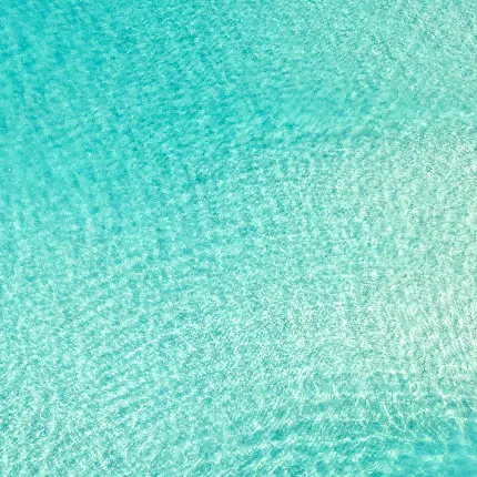 تصویر زمینه از آب خنک شفاف و زلال اقیانوس سبزابی رنگ