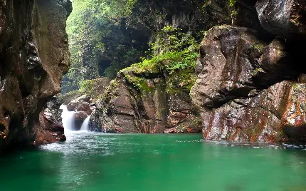 تصویر از طبیعت ناب و سحرآمیز ایران به نام تنگه روخانچال