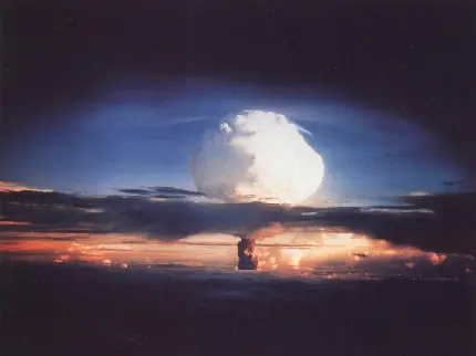 عکس عجیب انفجار هسته ای برای پست و استوری اینستاگرام