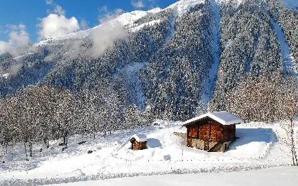 عکس استوک کلبه برفی در فصل زمستان با بالاترین کیفیت 