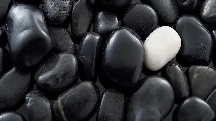 والپیپر بسیار زیبا از سنگ های سیاه صیقلی مناسب دسکتاپ ویندوز