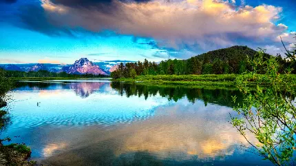دانلود رویایی ترین عکس پروفایل از منظره و چشم انداز طبیعی دریاچه زلال و شفاف 