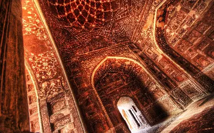 والپیپر یکی از معروف ترین مکان های تاریخی معماری ایرانی بنام تاج محل