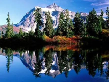 دیدنی ترین تصویر دریاچه درکنار کوه و فصل پاییز با کیفیت HD 