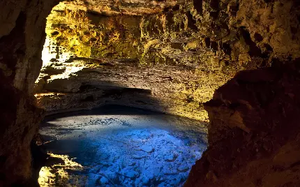 خفن تربن عکس صفحه طرح منظره طبیعی دریاچه داخل غار 
