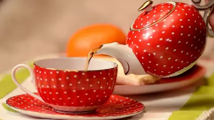 والپیپر خیلی خوشگل از قوری و فنجان طرح توت فرنگی