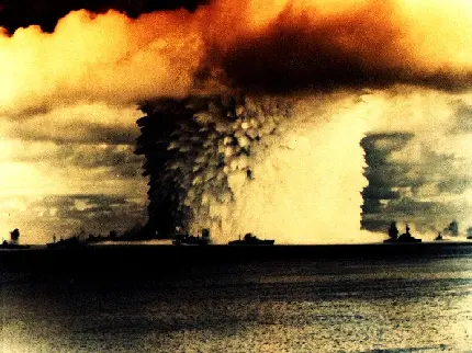 عکس سیاه و سفید انفجار هسته ای خطرناک تاریخی از نزدیک