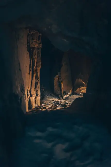 عکس استوک ورودی غار تاریک و ترسناک برای دانلود رایگان 