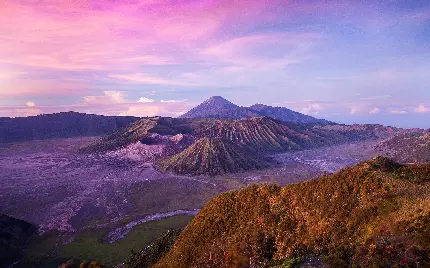 تصویر از منظره کوه آتشفشانی برومو در طبیعت اندونزی