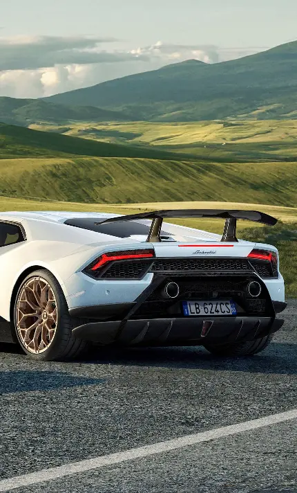 چاپ پوستر دانلود عکس لامبورگینی هوراکان Lamborghini Huracán سفید بدون ادیت و فیلتر 