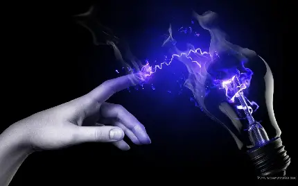 عکس جالب برقراری برق الکتریسیته با دست انسان برای پروفایل و پروژه تبلیغاتی 