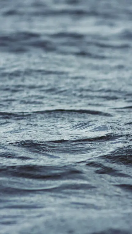 دانلود عکس پس زمینه ساده زیبا طرح آب دریا برای گوشی آیفون 