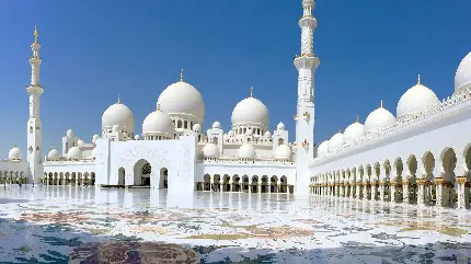 عکس از بنای تاره ساخت معماری اسلامی با سنگ فرش های رنگی و سفید