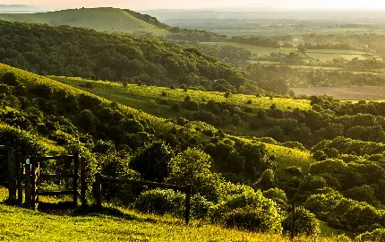 دانلود عکس هوایی از طبیعت سرسبز کوهستانی با کیفیت بالا 