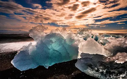 عکس پس زمینه حیرت انگیز از تکه های یخ طبیعی 
