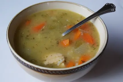 عکس سوپ ساده و فوری با دستورپخت آسان برای سرماخوردگی