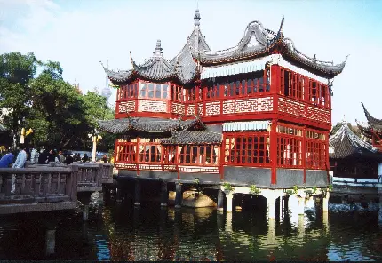 دانلود عکس ساختمان چینی با تعادل و هماهنگی استثنایی
