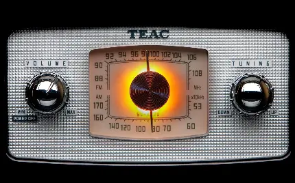 عکس رادیو قدیمی با جایگاه ویژه‌ در تاریخ فناوری و رسانه‌ ها