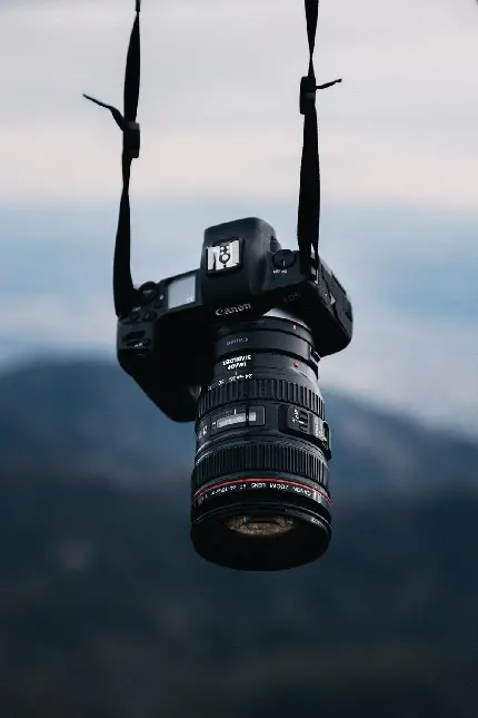 پس زمینه دوربین کانن Canon Eos دوربین‌های DSLR سطح پایه با قابلیت فیلمبرداری